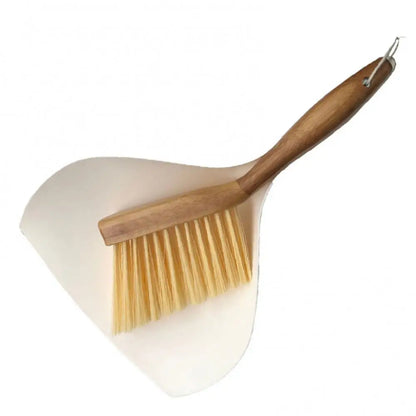 balayette-l-emboit-brosse-fond-blanc