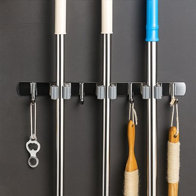 Porte balai mural salle de bain